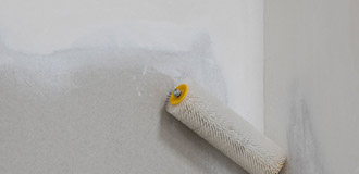 界面處理劑主要用于室內(nèi)裝飾裝修墻面的基層處理，也適用于室內(nèi)地面加固的封閉處理。